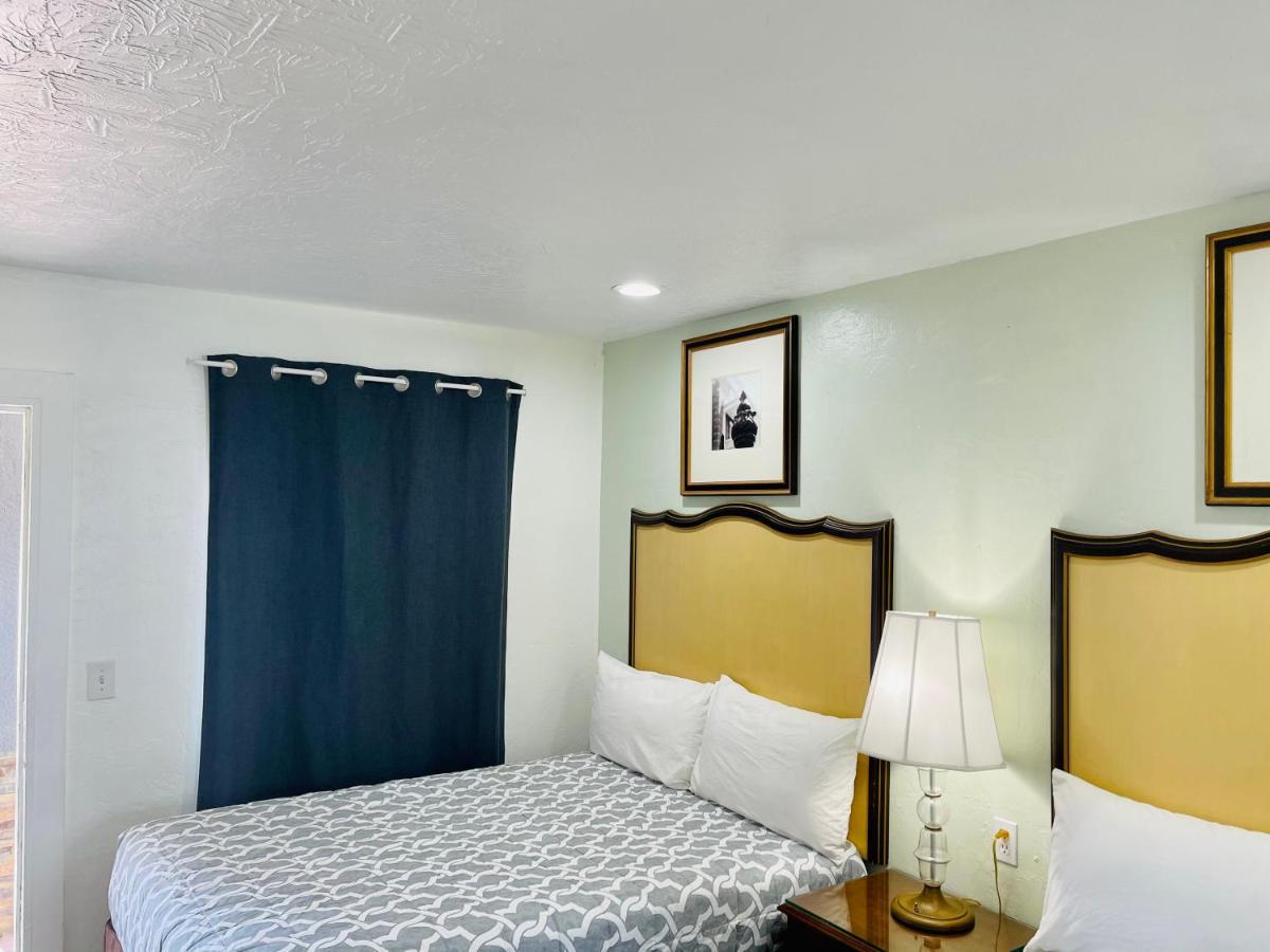 Siesta Inn Sarasota - Indian Beach Eksteriør billede