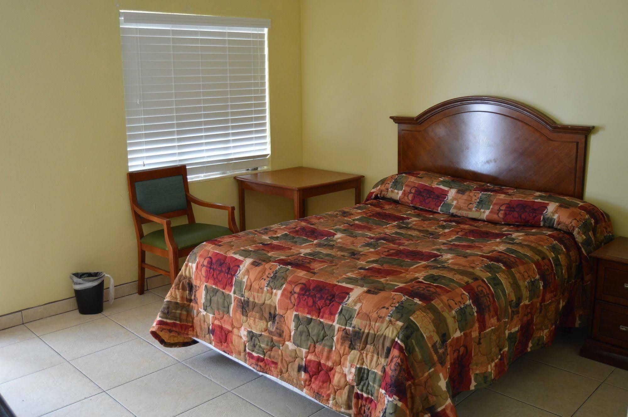 Siesta Inn Sarasota - Indian Beach Eksteriør billede